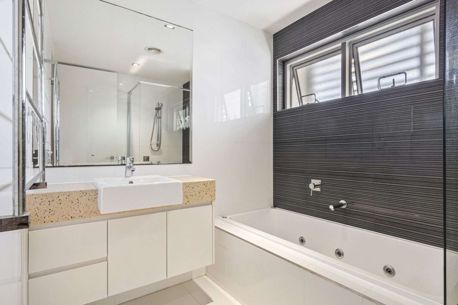 8/21 Elizabeth Street, NOOSAVILLE QLD 4566 - image #13