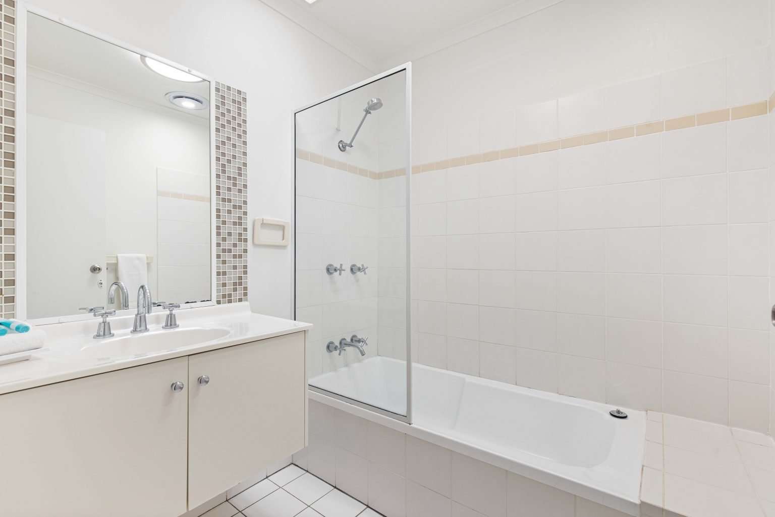 18/173 Gympie Terrace, NOOSAVILLE QLD 4566 - image #10