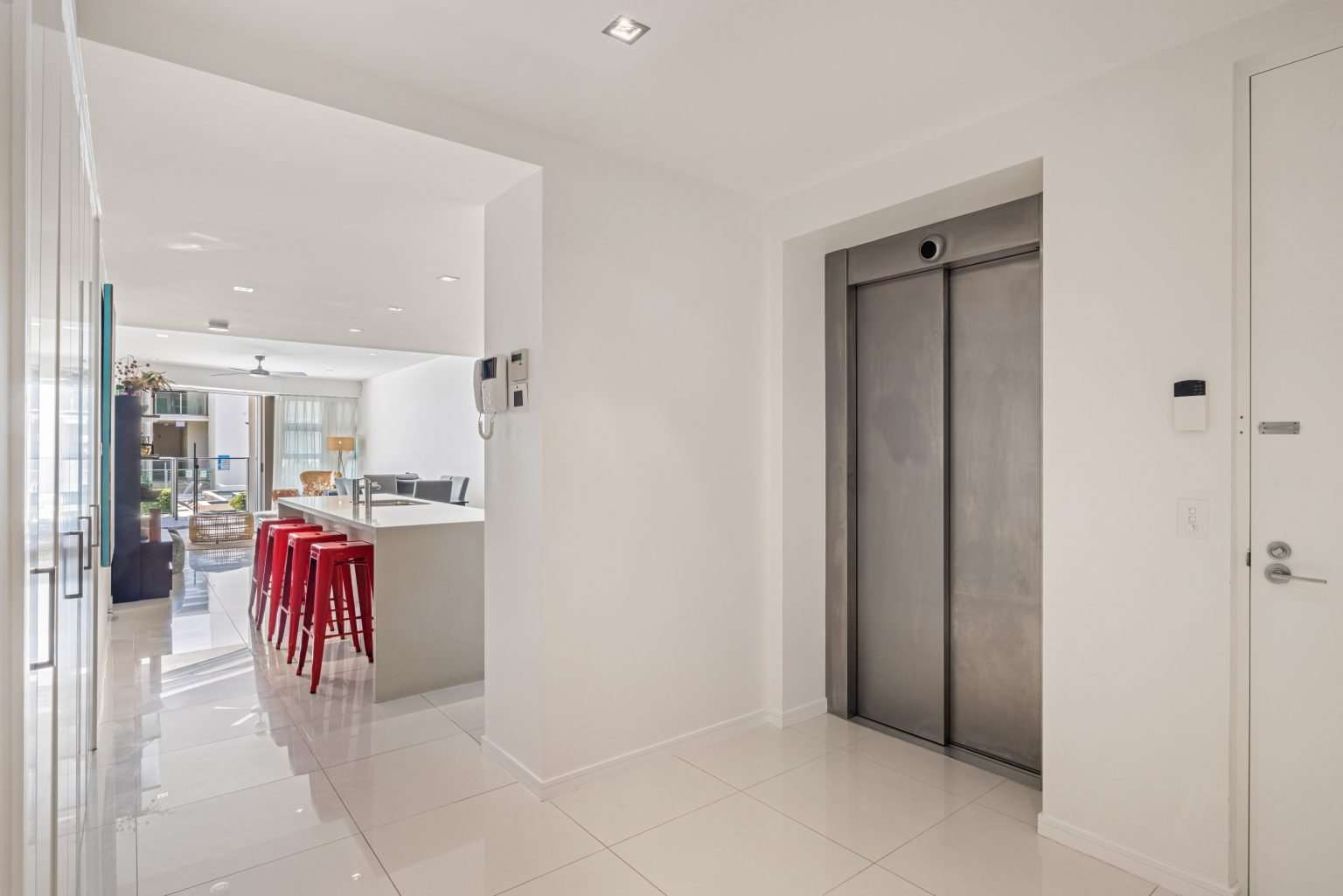 8/21 Elizabeth Street, NOOSAVILLE QLD 4566 - image #9