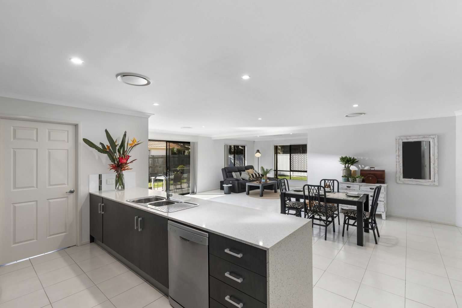 11 Sternlight Street, NOOSAVILLE  QLD  4566 - image #5