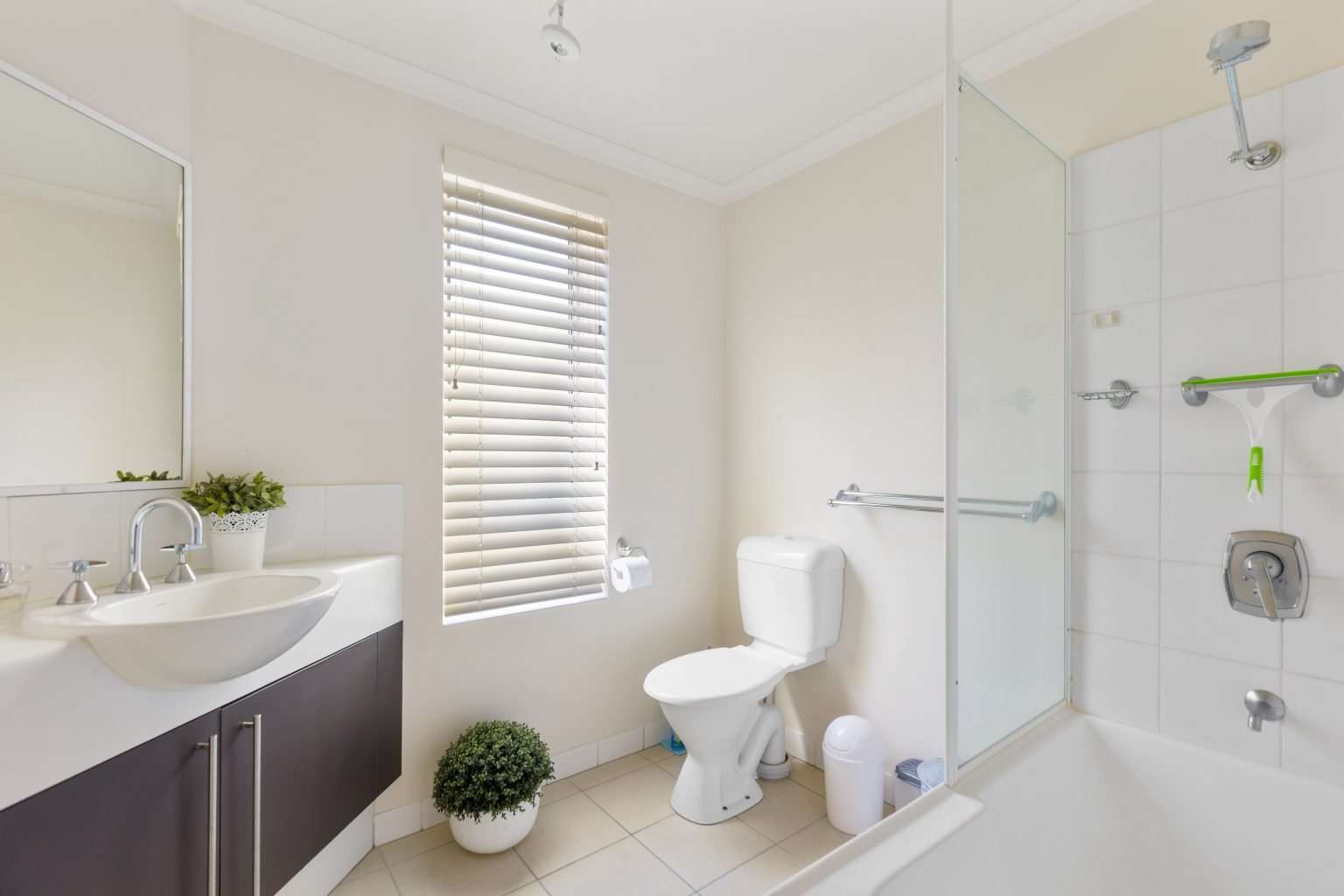 6/144 Noosa Parade, NOOSAVILLE  QLD  4566 - image #13
