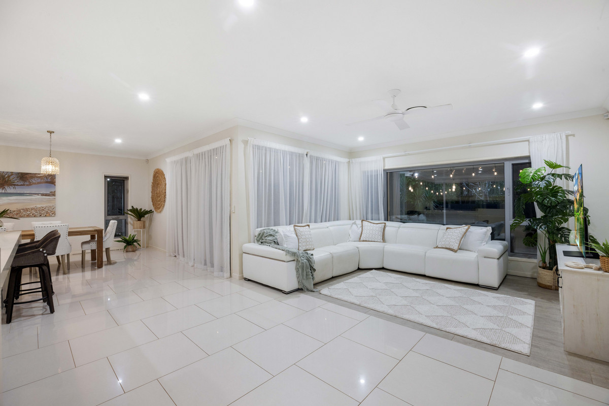 19 Grosvenor Terrace, NOOSA HEADS QLD 4567 - image #11