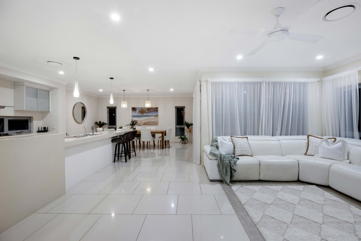 19 Grosvenor Terrace, NOOSA HEADS QLD 4567 - image #7